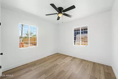 122 W Roeser Road, Phoenix, AZ 85041 - Photo 11