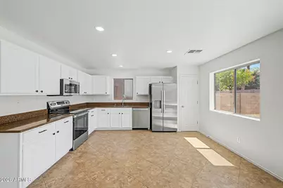 2297 W Silver Creek Lane, San Tan Valley, AZ 85144 - Photo 13