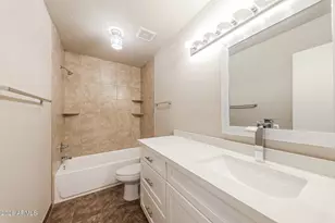 525 E Taro Ln, Phoenix, AZ 85024 - Photo 17