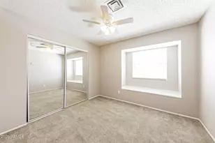 525 E Taro Ln, Phoenix, AZ 85024 - Photo 13
