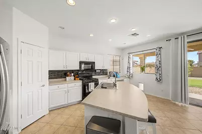 13845 W Ventura Street, Surprise, AZ 85379 - Photo 7