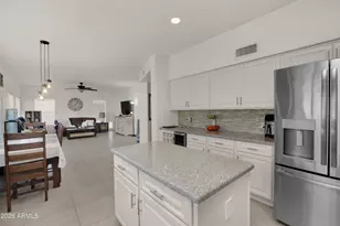3628 E Cedarwood Ln, Phoenix, AZ 85048 - Photo 13