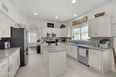 3628 E Cedarwood Lane, Phoenix, AZ 85048 - Photo 11