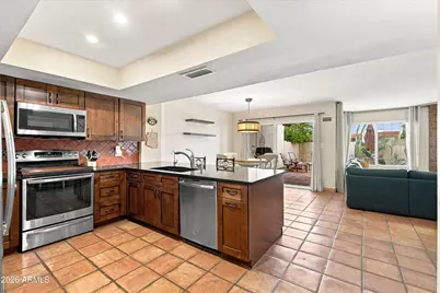 5210 E Saguaro Circle, Phoenix, AZ 85044 - Photo 15