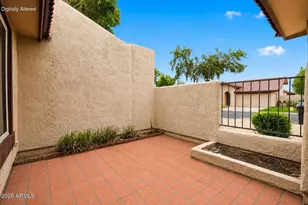 5210 E Saguaro Cir, Phoenix, AZ 85044 - Photo 9