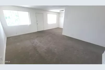1702 W Tuckey Lane #215, Phoenix, AZ 85015 - Photo 9