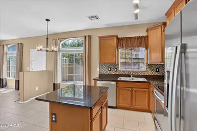 2725 E Mine Creek Road #1025, Phoenix, AZ 85024 - Photo 5