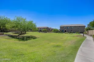 2725 E Mine Creek Rd, Phoenix, AZ 85024 - Photo 23