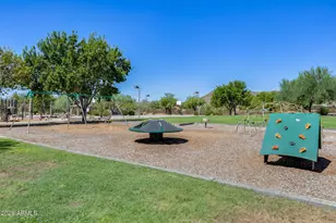 2725 E Mine Creek Rd, Phoenix, AZ 85024 - Photo 27