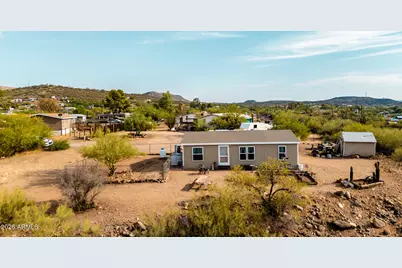 33250 S Melanie Lane, Black Canyon City, AZ 85324 - Photo 1