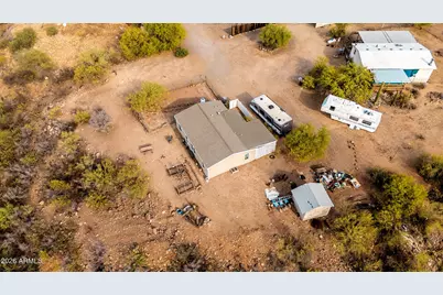 33250 S Melanie Lane, Black Canyon City, AZ 85324 - Photo 25