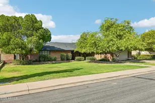 1042 E 3rd St, Mesa, AZ 85203 - Photo 3
