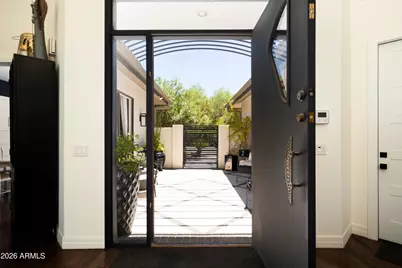 4538 E Vermont Avenue N, Phoenix, AZ 85018 - Photo 5
