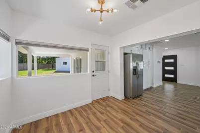 1121 W Bethany Home Road, Phoenix, AZ 85013 - Photo 11
