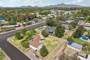 1121 W Bethany Home Rd, Phoenix, AZ 85013 - Photo 43