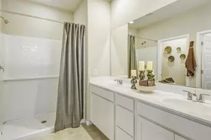 18684 W Silverwood Dr, Goodyear, AZ 85338 - Photo 11