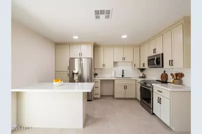 4147 W Echo Lane, Phoenix, AZ 85051 - Photo 11