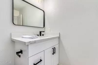 8346 E Roma Avenue, Scottsdale, AZ 85251 - Photo 17
