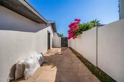 8346 E Roma Avenue, Scottsdale, AZ 85251 - Photo 35