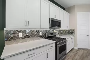 10302 W Deanna Dr, Peoria, AZ 85382 - Photo 15