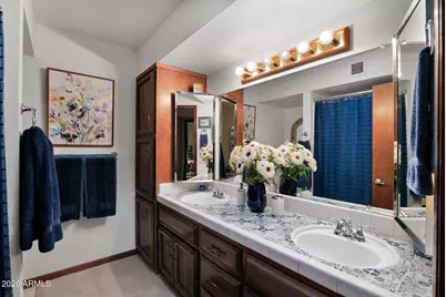 10411 N 23rd Place, Phoenix, AZ 85028 - Photo 19