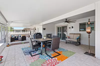 10421 W Concho Circle, Sun City, AZ 85373 - Photo 17