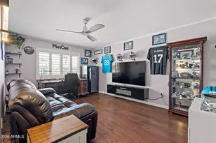 10421 W Concho Cir, Sun City, AZ 85373 - Photo 9