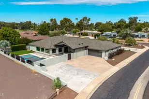 301 W Moon Valley Dr, Phoenix, AZ 85023 - Photo 63