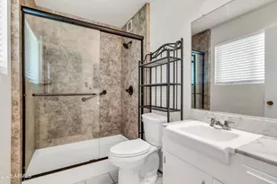10024 W Lakeview Cir S, Sun City, AZ 85351 - Photo 17