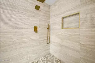 1315 E Echo Ln, Phoenix, AZ 85020 - Photo 17