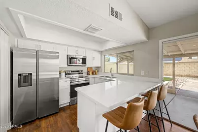 648 W Kilarea Avenue, Mesa, AZ 85210 - Photo 11