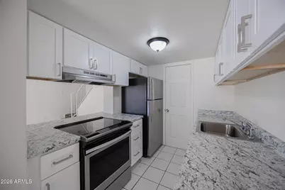 5246 N 42nd Lane, Phoenix, AZ 85019 - Photo 9