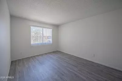 5246 N 42nd Lane, Phoenix, AZ 85019 - Photo 11