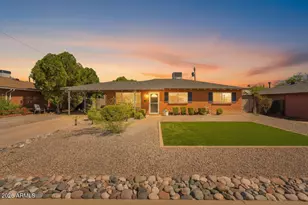 7252 E Oak St, Scottsdale, AZ 85257 - Photo 1