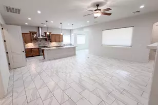 18112 W Mountain Sage Dr, Goodyear, AZ 85338 - Photo 7