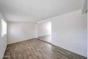 3119 W Country Gables Dr, Phoenix, AZ 85053 - Photo 23