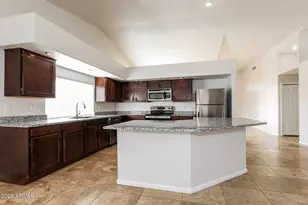 11421 W Emerald Ln, Avondale, AZ 85392 - Photo 9