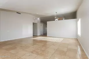11421 W Emerald Ln, Avondale, AZ 85392 - Photo 5