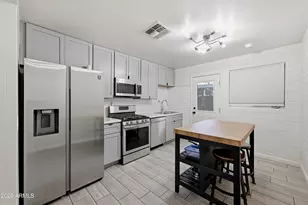 1033 N 25th St, Phoenix, AZ 85008 - Photo 1