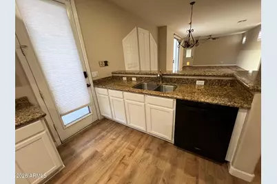 5343 E Holmes Avenue, Mesa, AZ 85206 - Photo 9