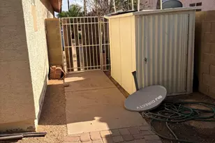 3520 E Wickieup Ln, Phoenix, AZ 85050 - Photo 17