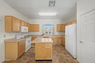 8023 S 27th Way, Phoenix, AZ 85042 - Photo 13