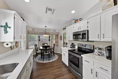 19516 N 88th Drive, Peoria, AZ 85382 - Photo 5
