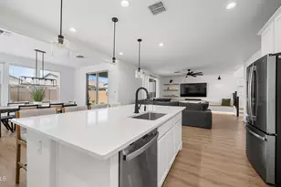 7516 West Odeum Ln, Phoenix, AZ 85043 - Photo 9