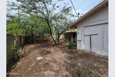1301 E Sahuaro Drive, Phoenix, AZ 85020 - Photo 11