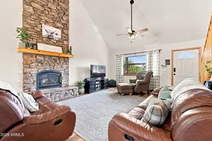 1932 Aspen Ln, Overgaard, AZ 85933 - Photo 13