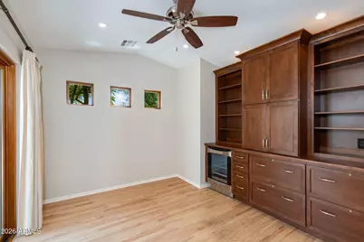 2412 E Solano Drive, Phoenix, AZ 85016 - Photo 11