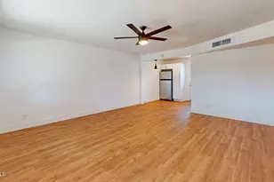 3942 E Earll Dr, Phoenix, AZ 85018 - Photo 5