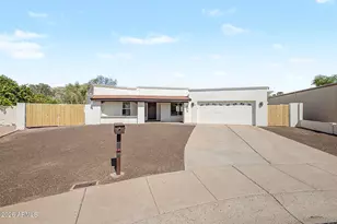 10212 S 44th Way, Phoenix, AZ 85044 - Photo 1