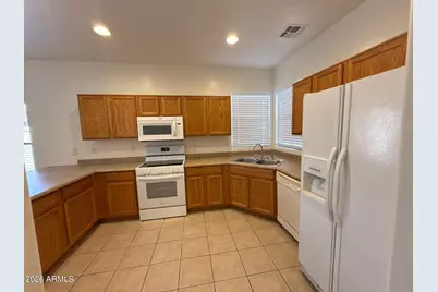 8858 W Hilton Avenue, Tolleson, AZ 85353 - Photo 7